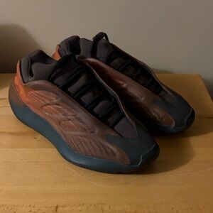 adidas  Yeezy 700 V3 Lace Up  Mens Brown Sneakers Casual Shoes GY4109 Sz 10